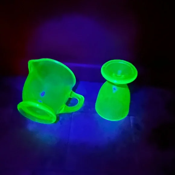 Westmorland Uranium Glass Pitcher Orange Lime UV Depression Black Light VTG Deco - Picture 15 of 16